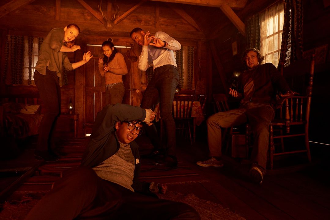 Escape Game : Photo Deborah Ann Woll, Logan Miller, Jay Ellis, Taylor Russell, Nik Dodani